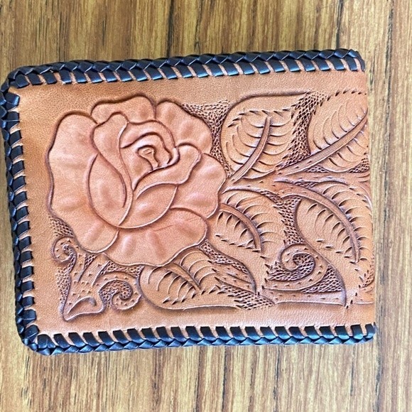Bi-Fold Leather Wallet - Picture 3 of 7